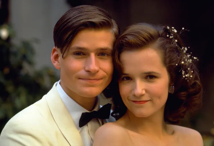 Lorraine (Lea Thompson) et George McFly (Crispin Glover)
